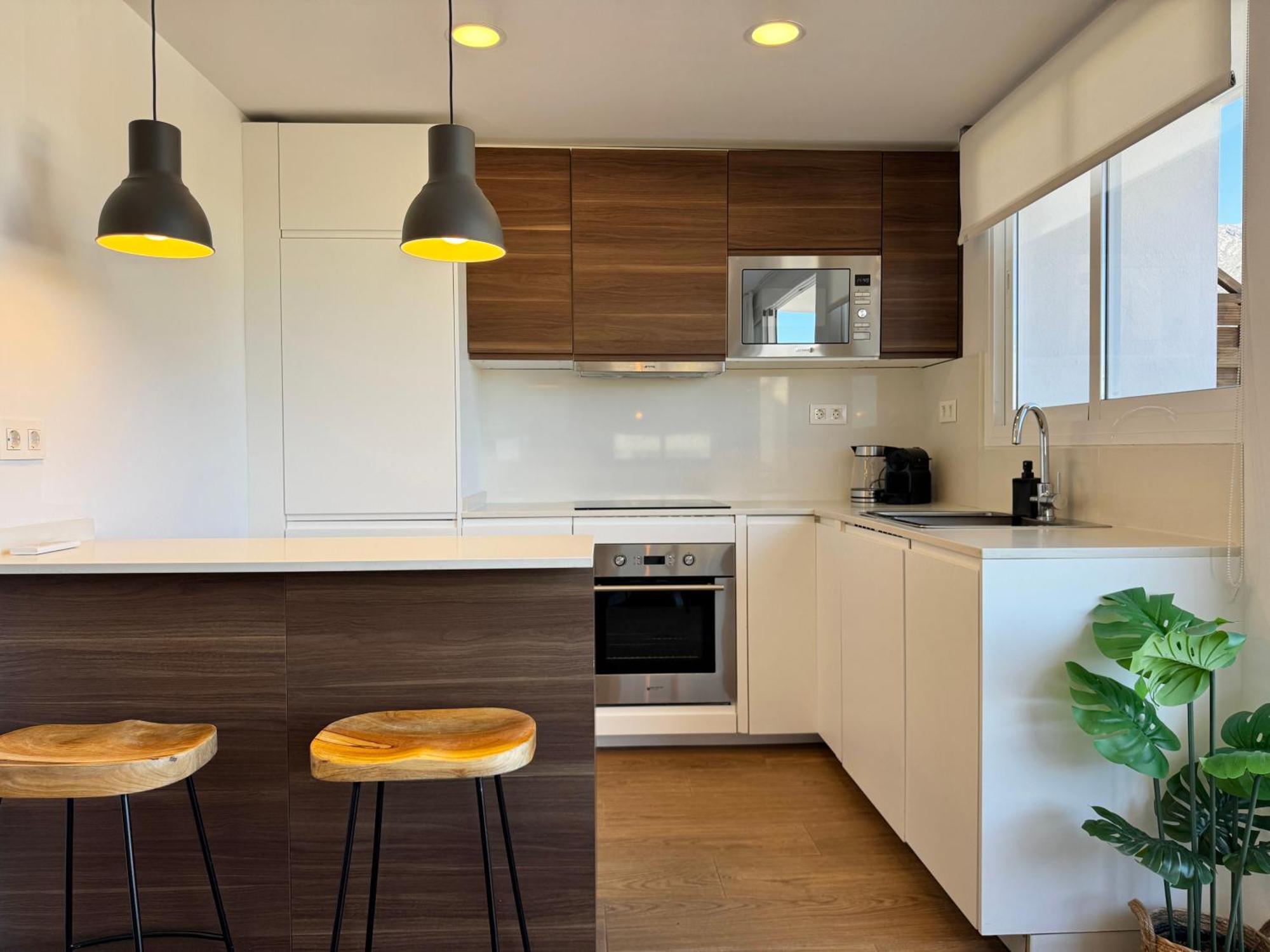 Oasis Ii Center With Mountain Views - Eaw Homes Apartment